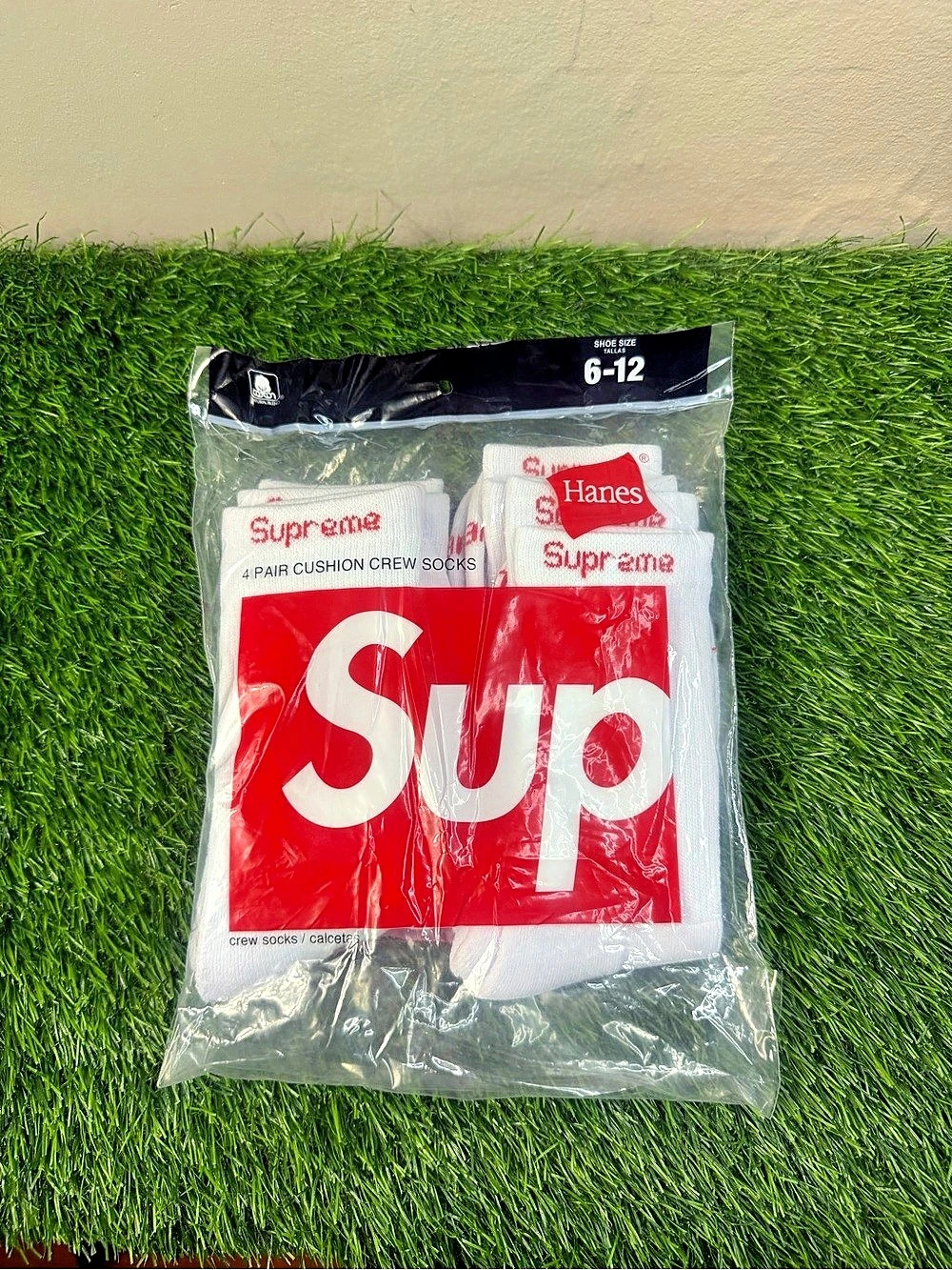 Supreme Hanes 4 Pack Cushion Crew Socks White & Red Boys 6-12